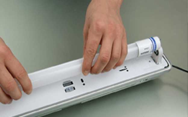 Comment remplacer vos tubes fluorescents T8 par des tubes LED avec ballast conventionnel